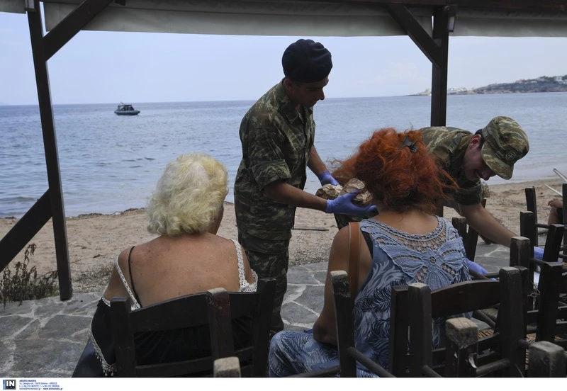 Άμεση και ουσιαστική η συμβολή του ΓΕΣ στην ανακούφιση των πυρόπληκτων της Αττικής
